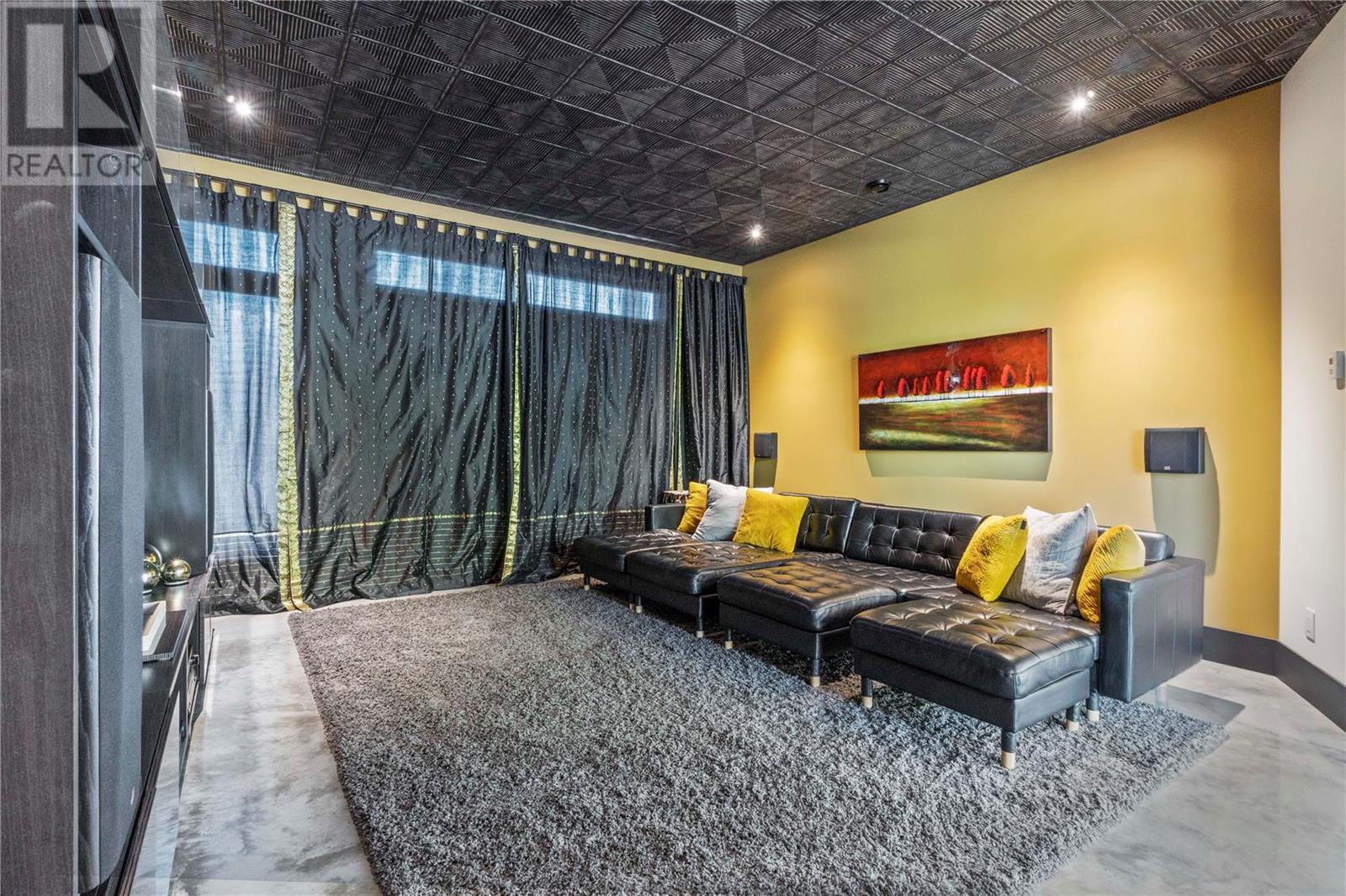 2559 Panoramic Way