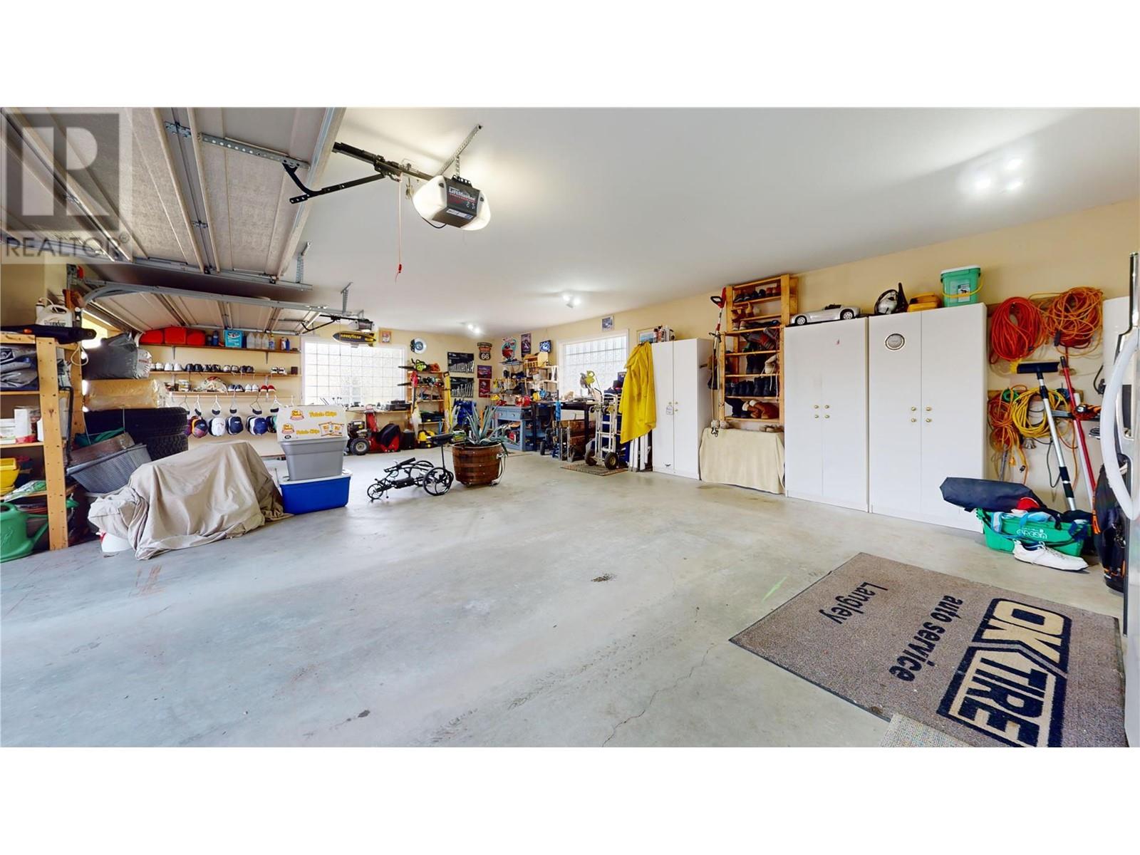 2564 Golf View Crescent