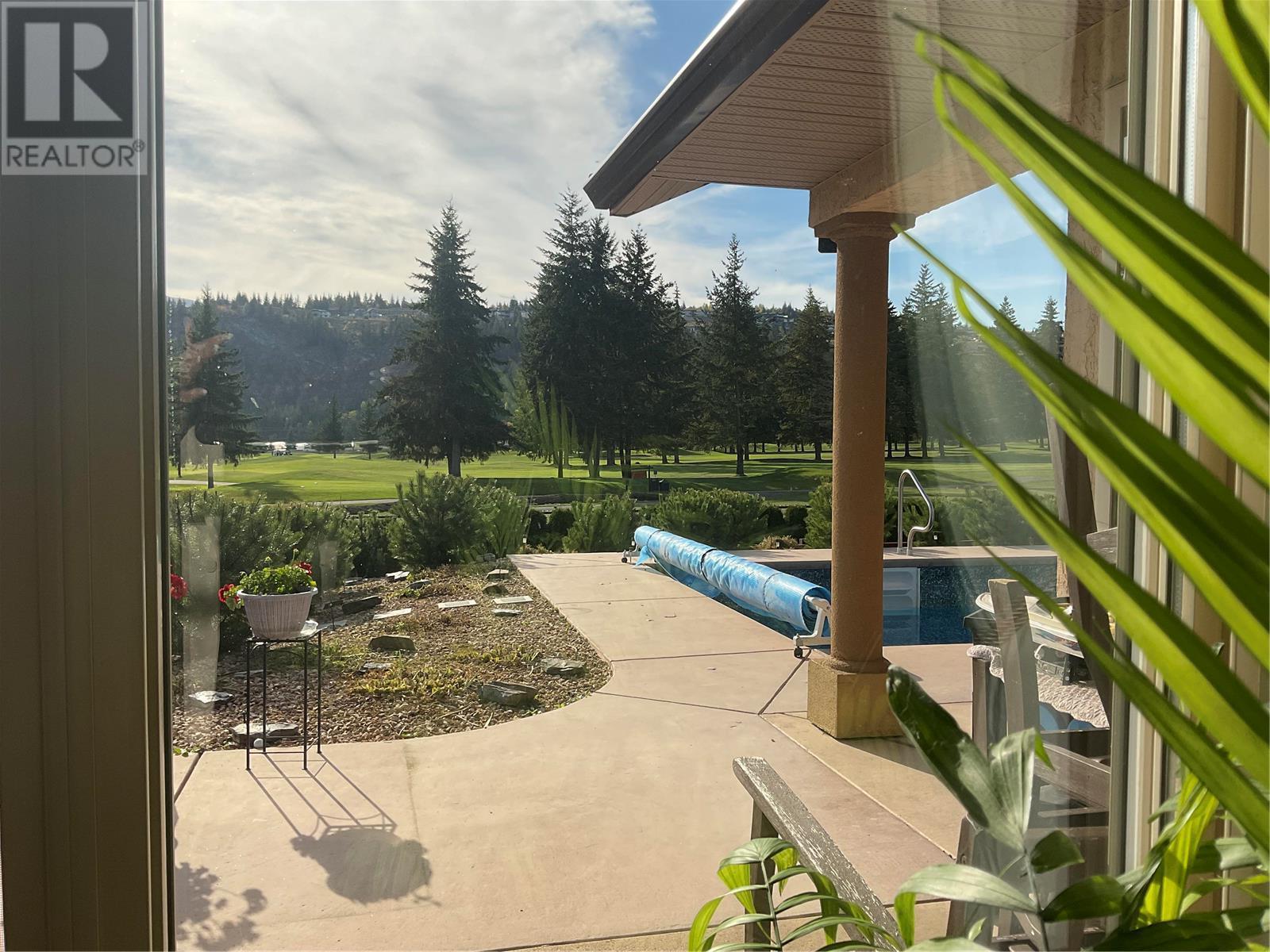 2564 Golf View Crescent