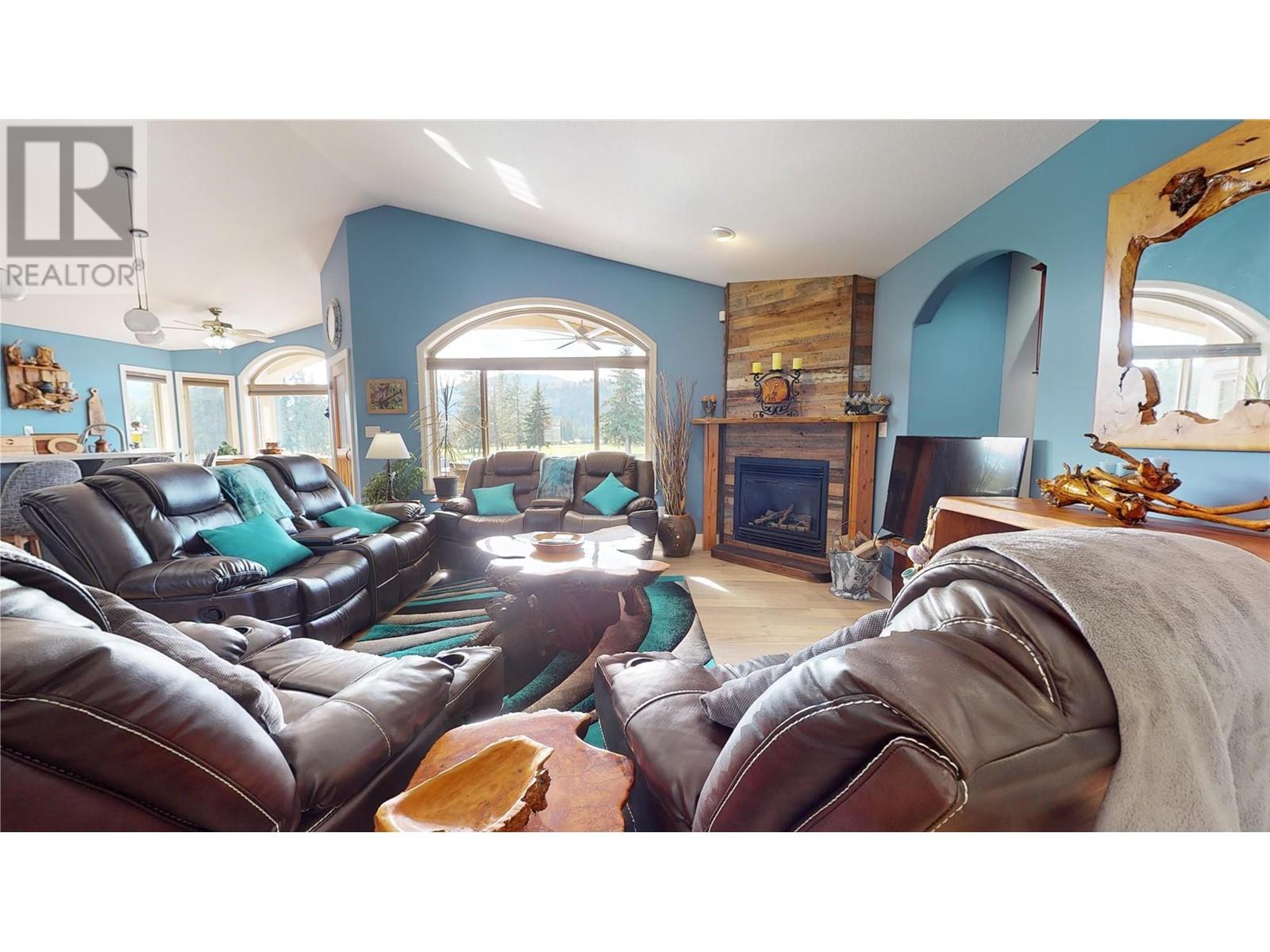 2564 Golf View Crescent