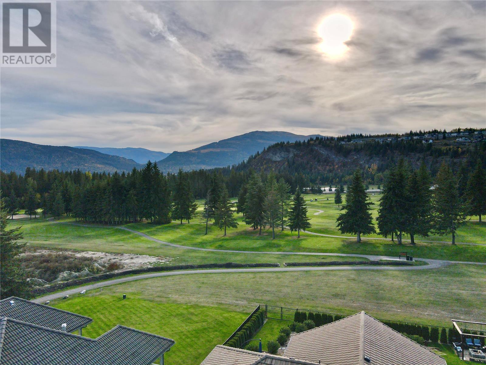 2564 Golf View Crescent