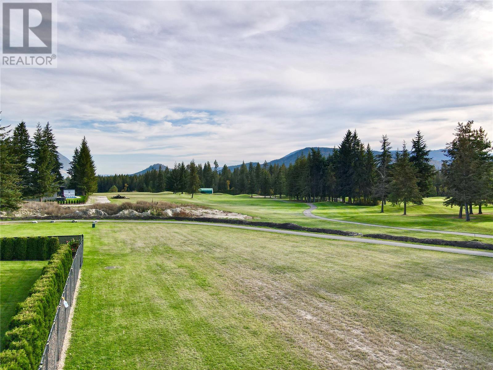 2564 Golf View Crescent