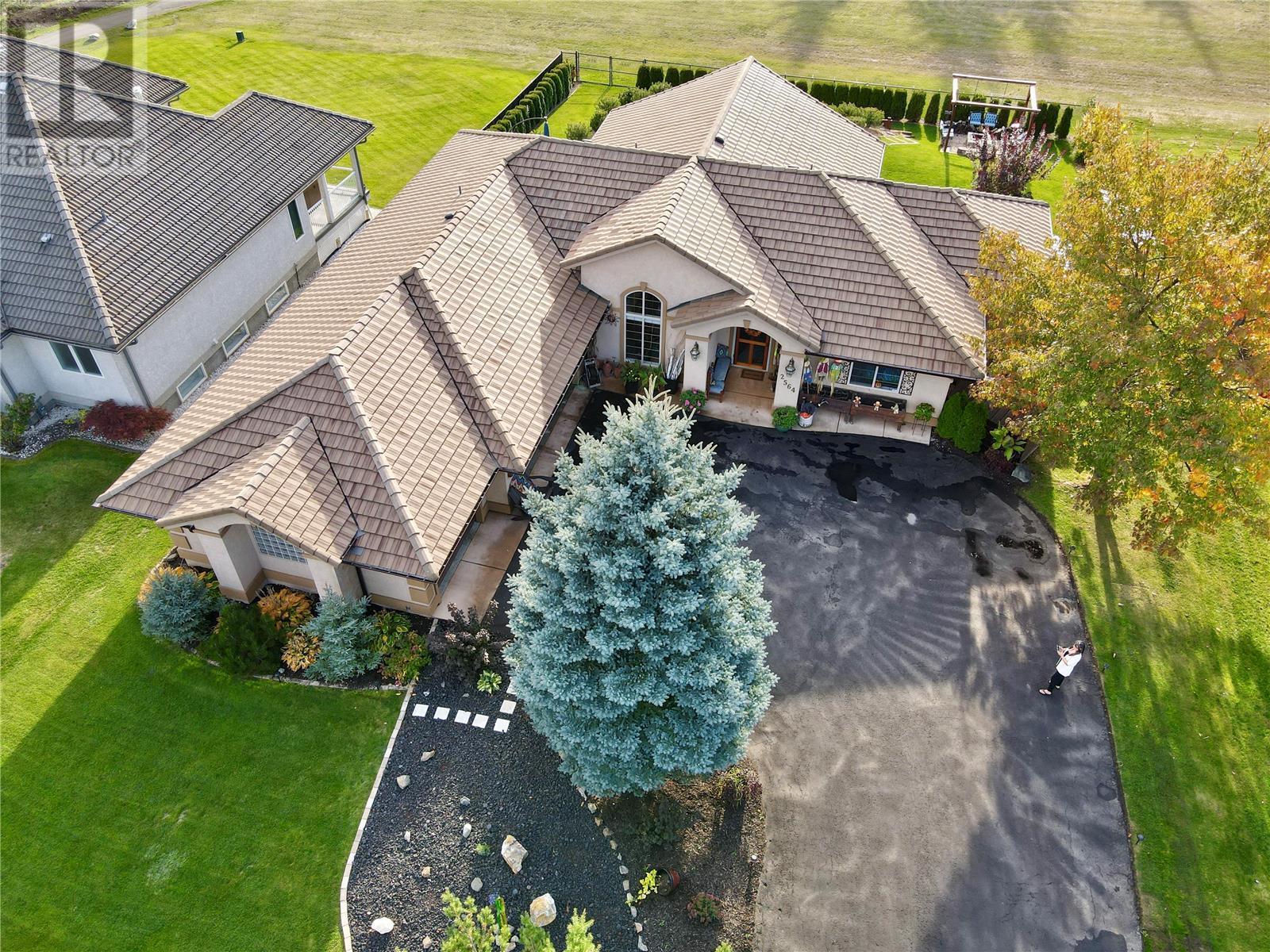 2564 Golf View Crescent