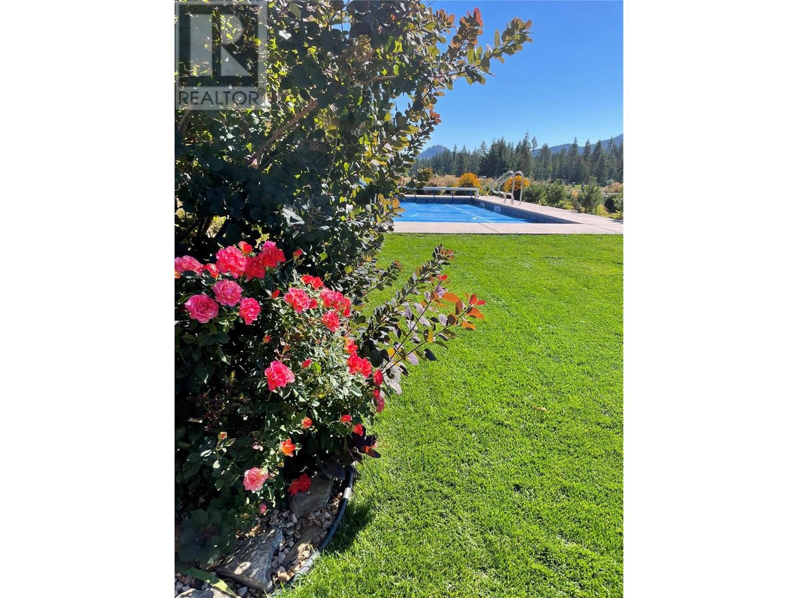 2564 Golf View Crescent