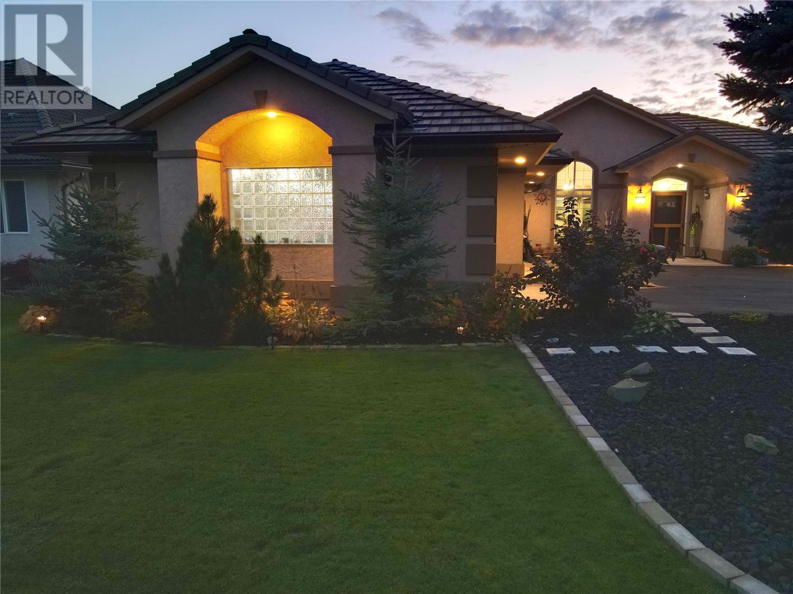 2564 Golf View Crescent