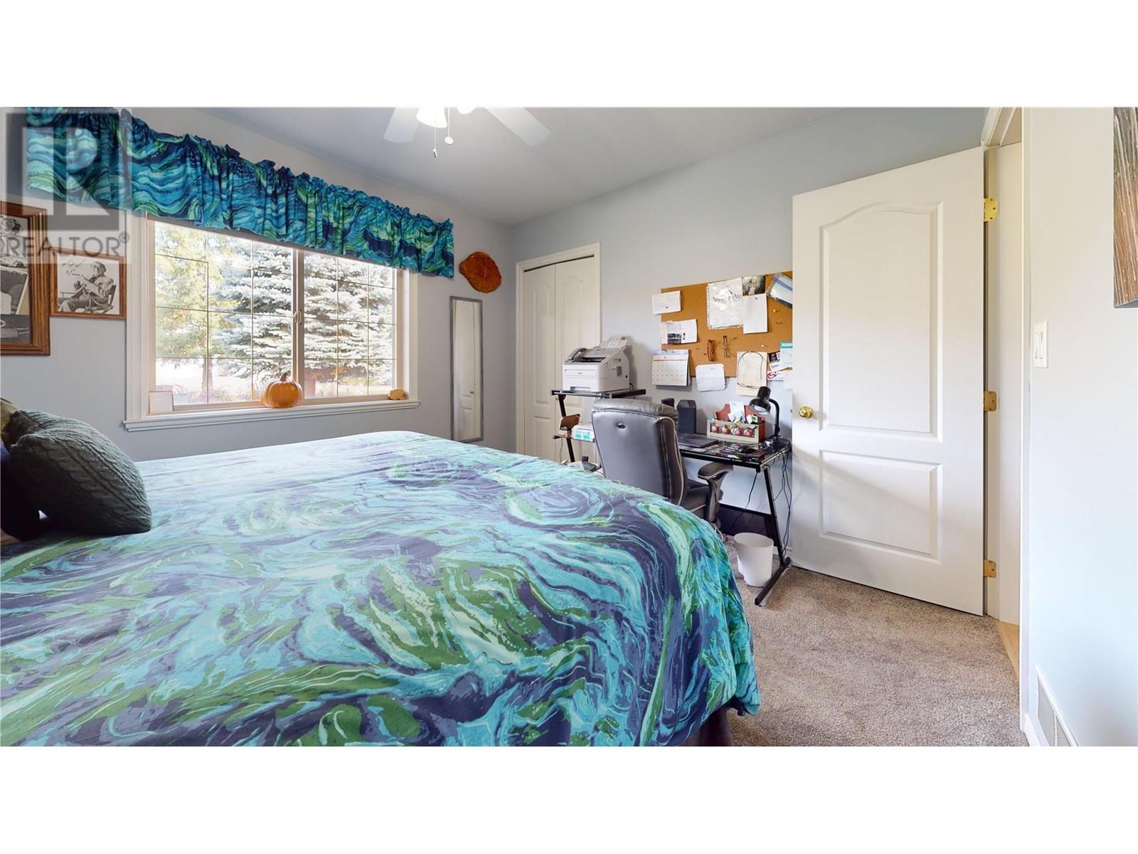 2564 Golf View Crescent
