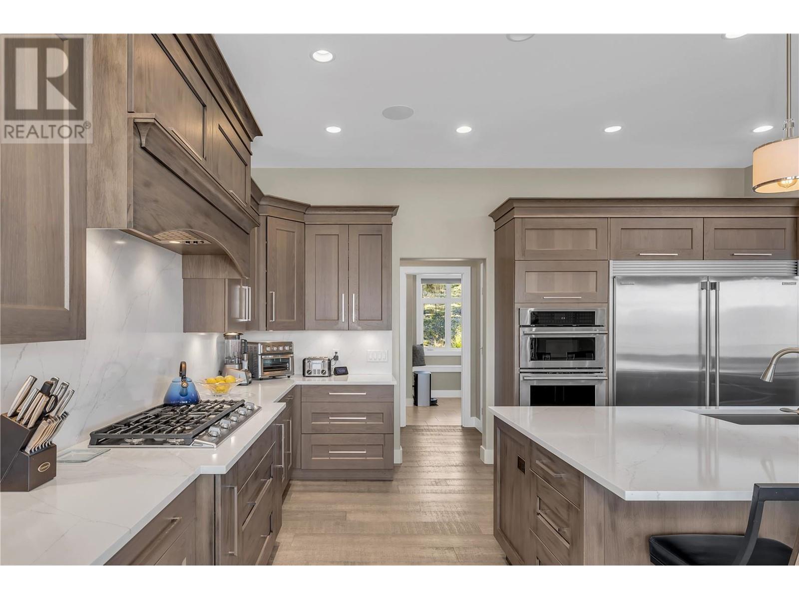 1813 Diamond View Drive