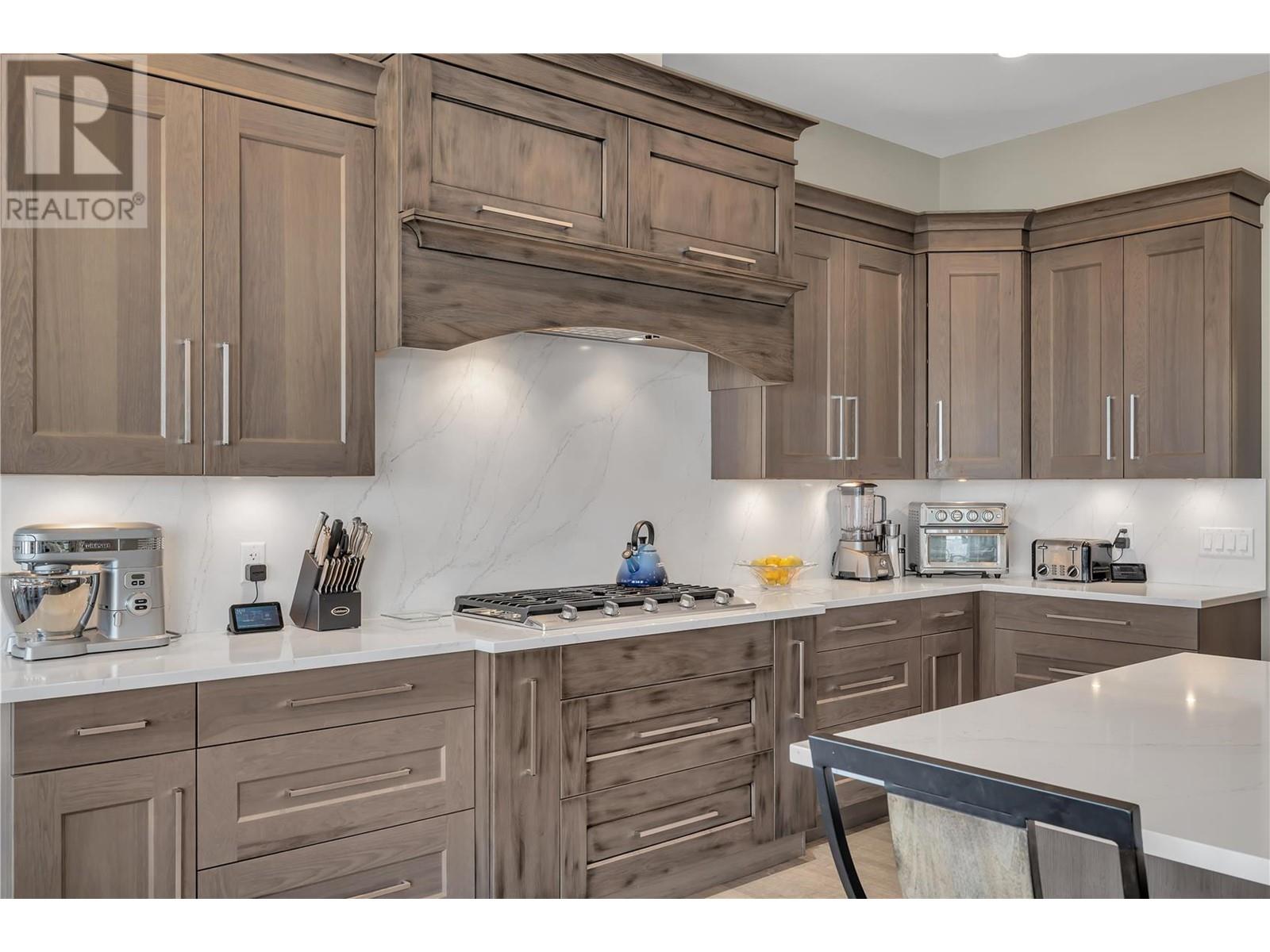 1813 Diamond View Drive