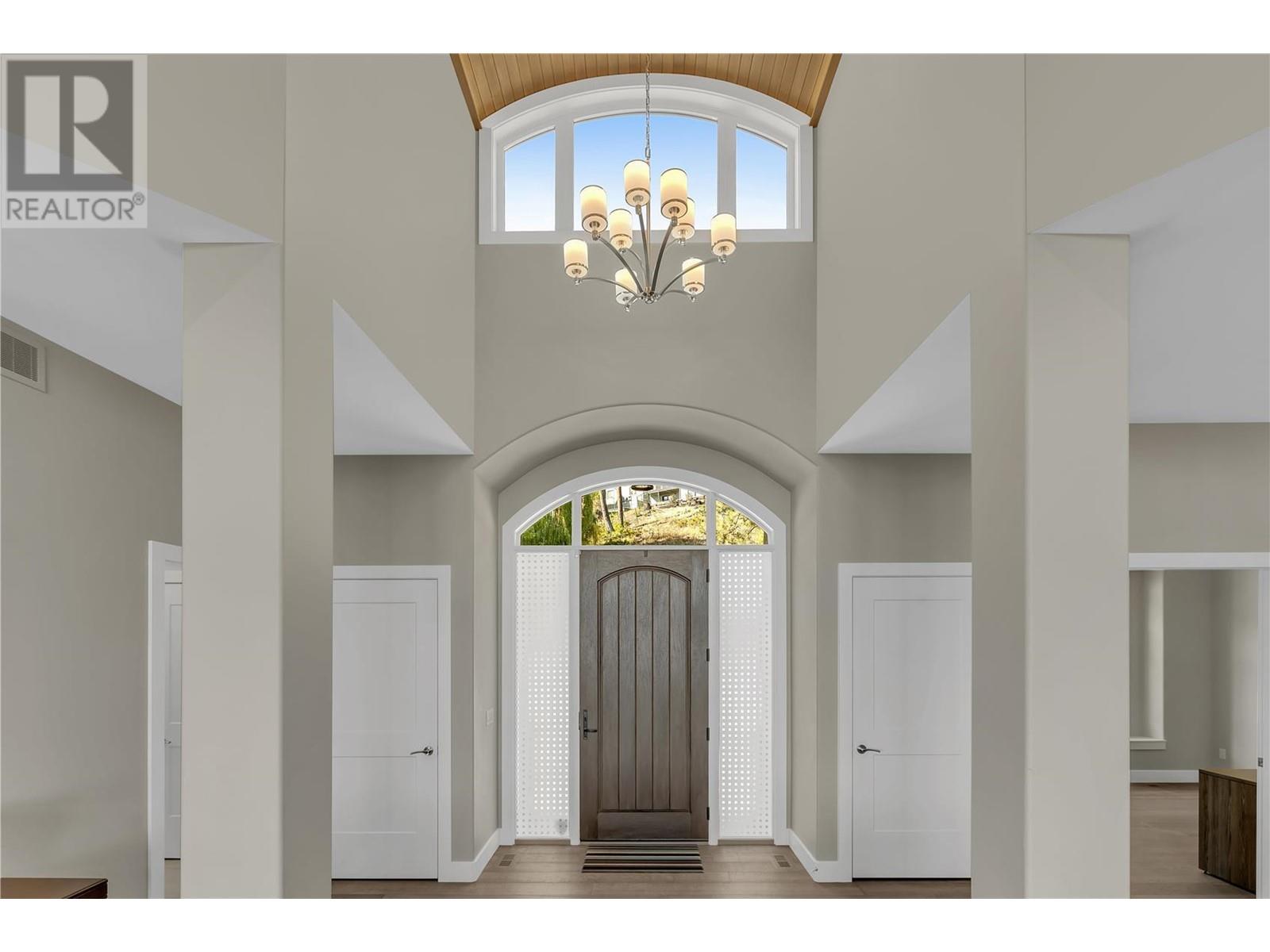 1813 Diamond View Drive