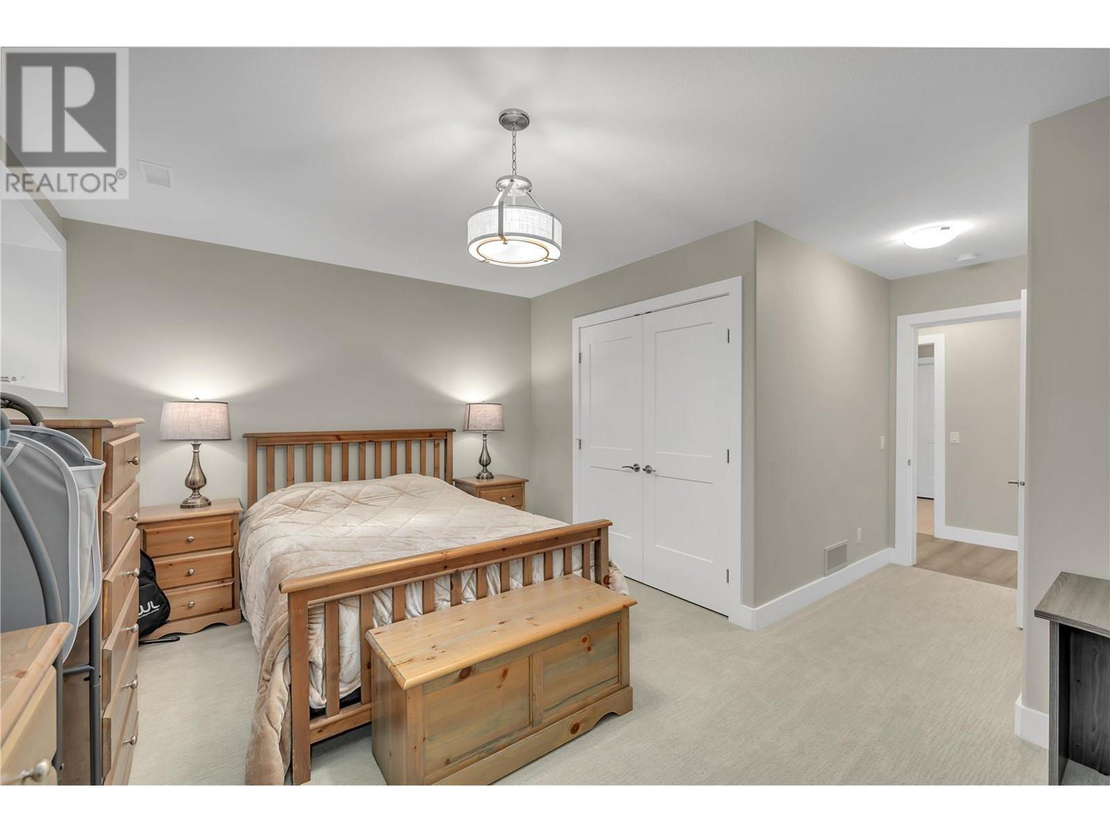 1813 Diamond View Drive