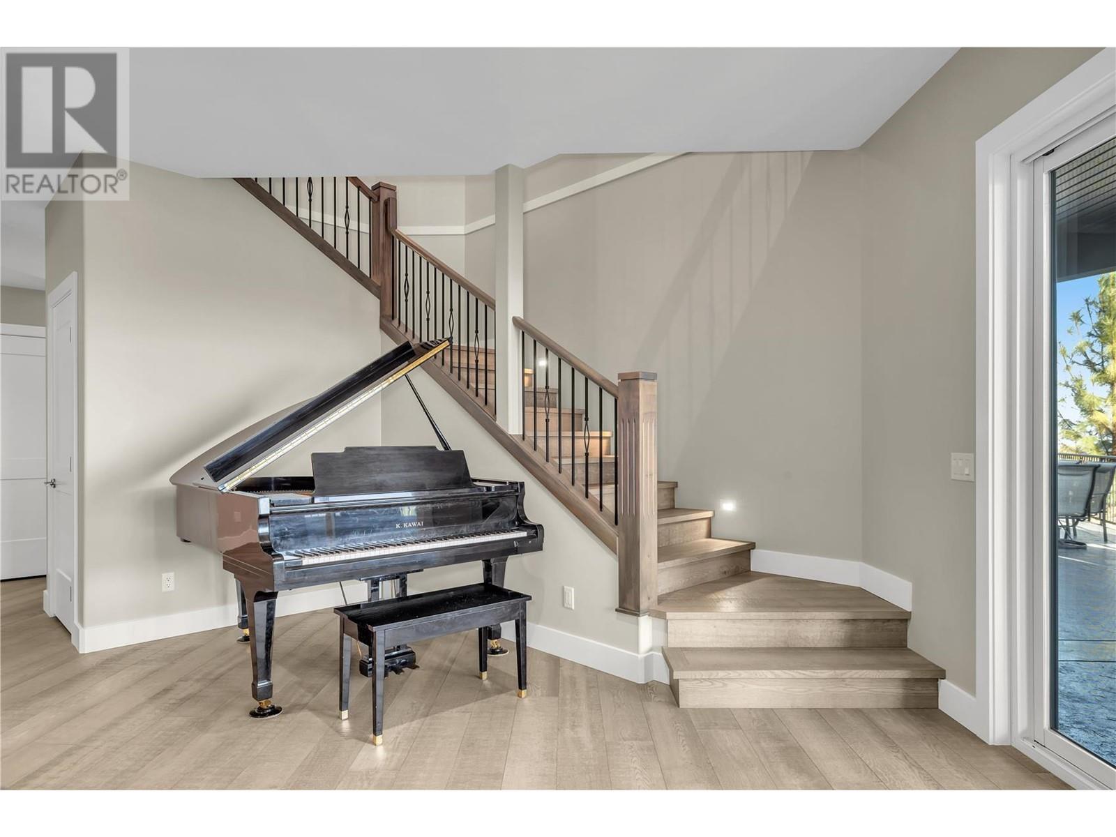 1813 Diamond View Drive