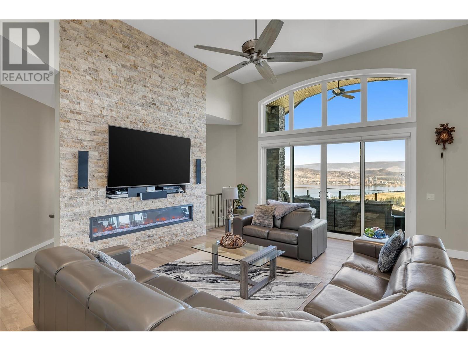 1813 Diamond View Drive