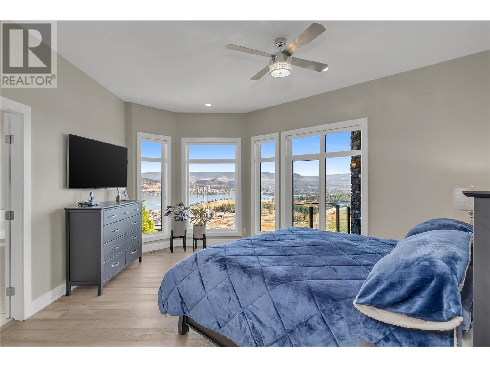 1813 Diamond View Drive