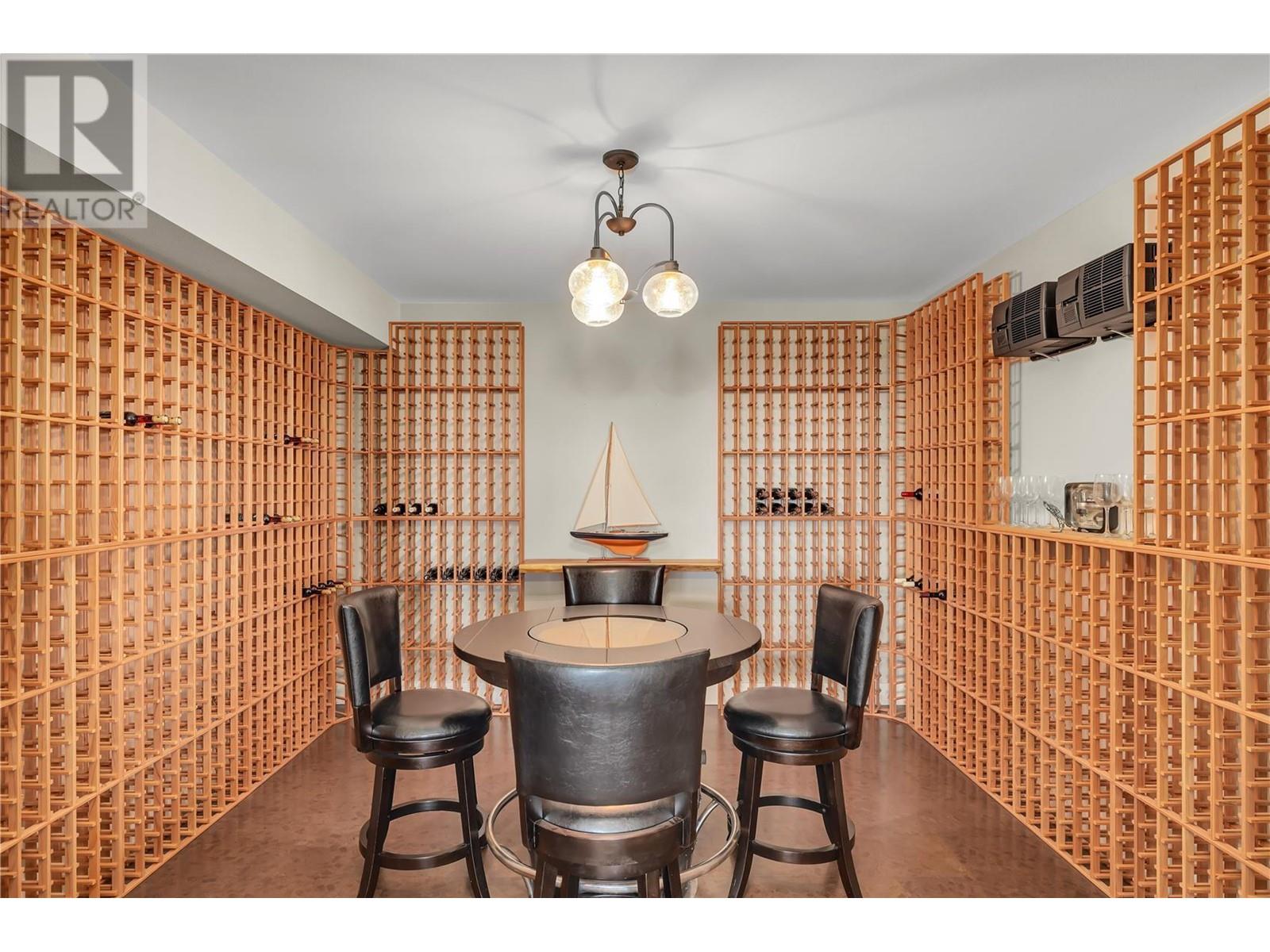 1813 Diamond View Drive