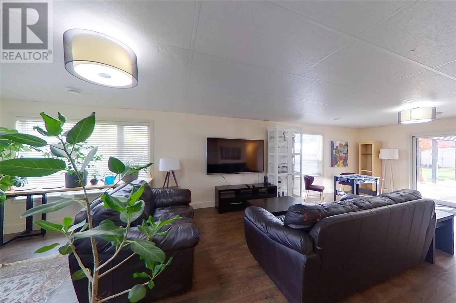 1920 13 Street SE