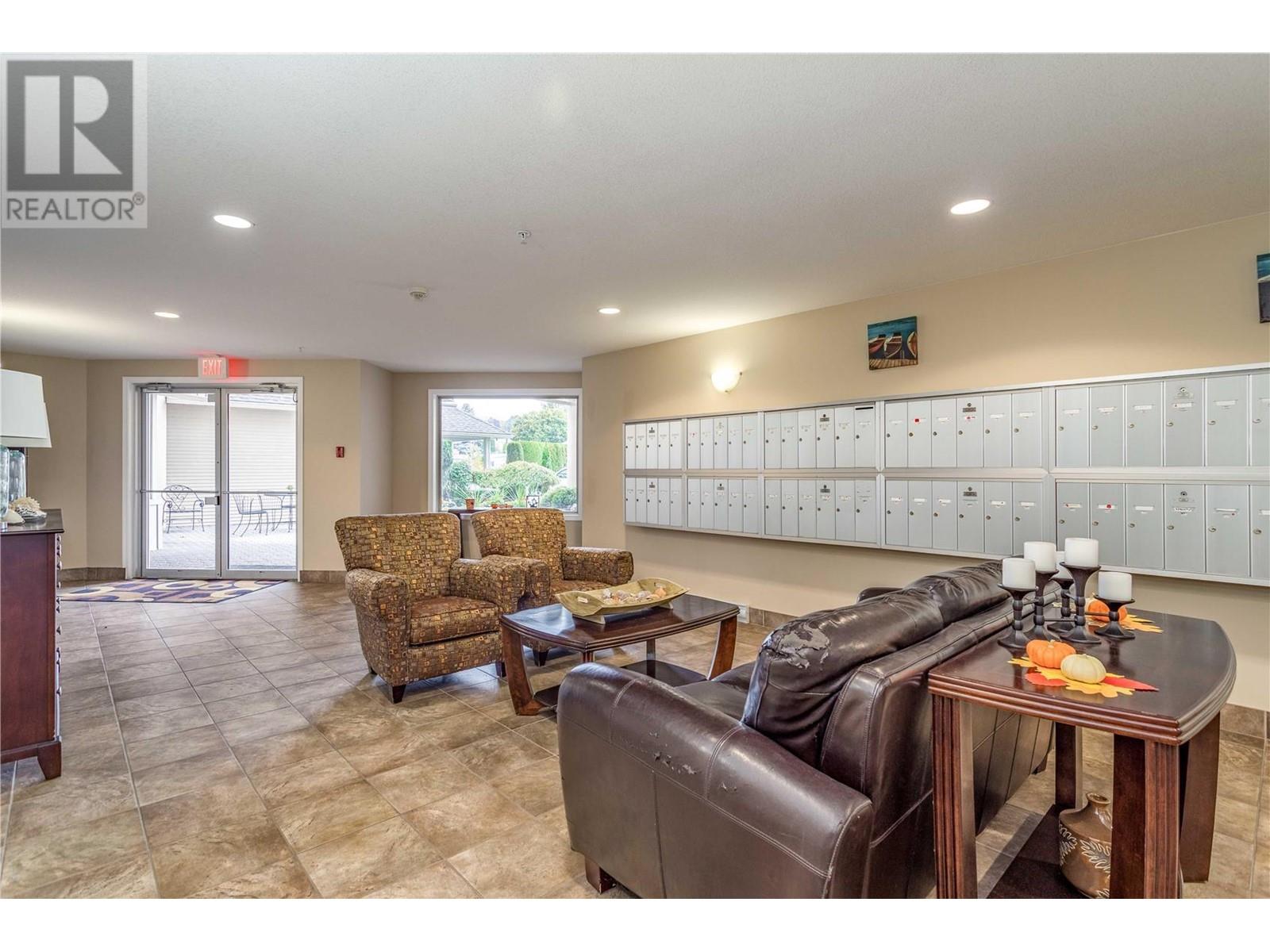 2100 Boucherie Road Unit# 315, #315