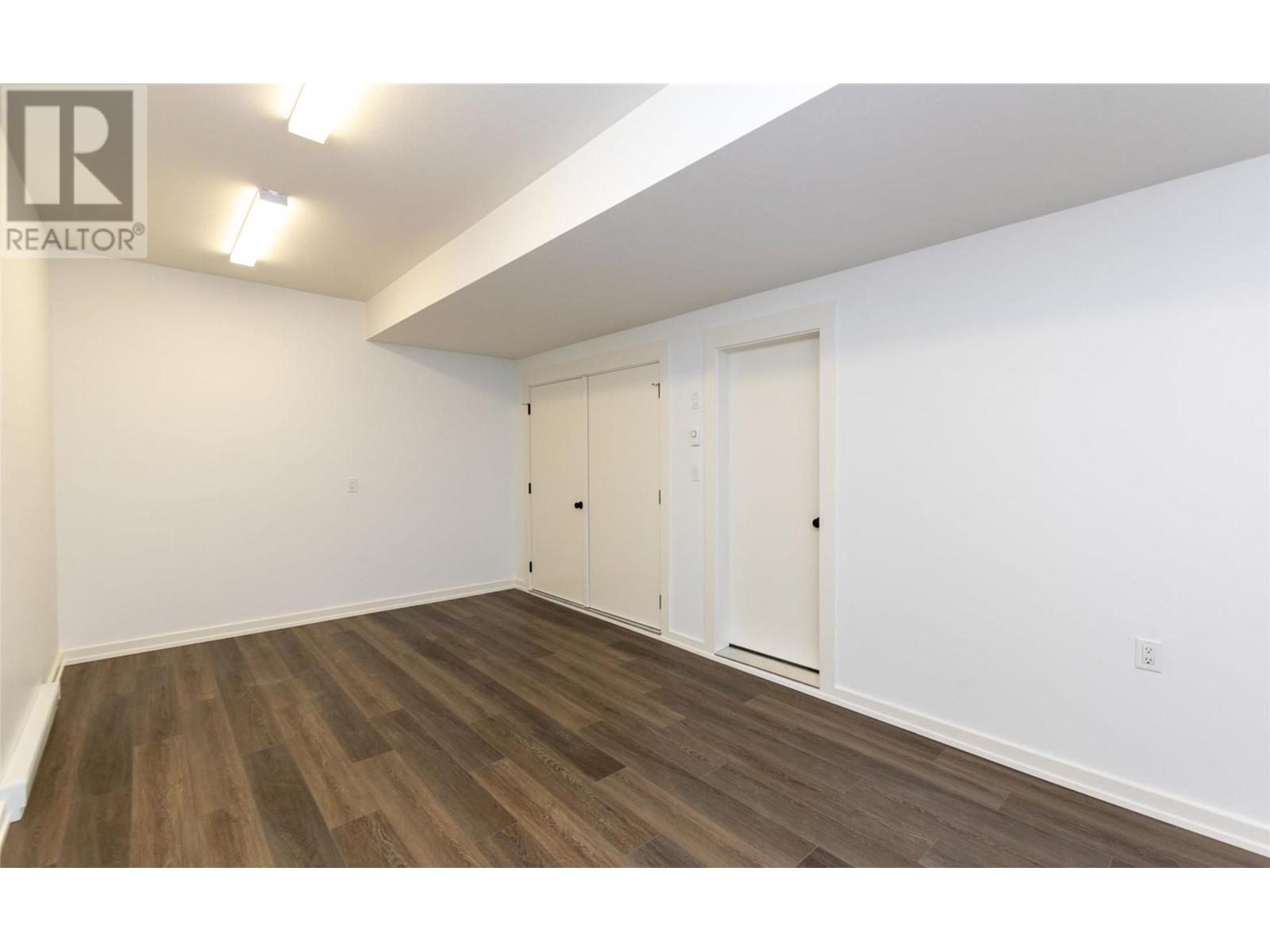 1910 11 Avenue NE Unit# 10, #10
