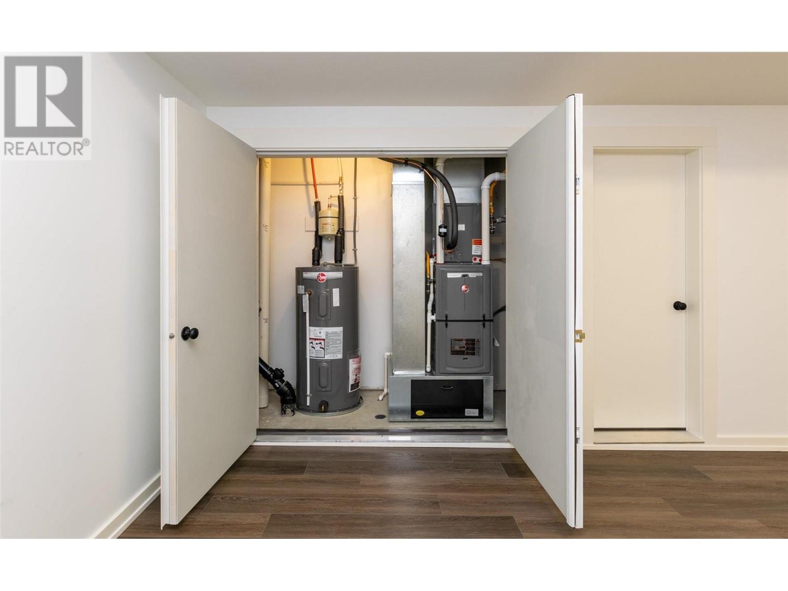 1910 11 Avenue NE Unit# 10, #10