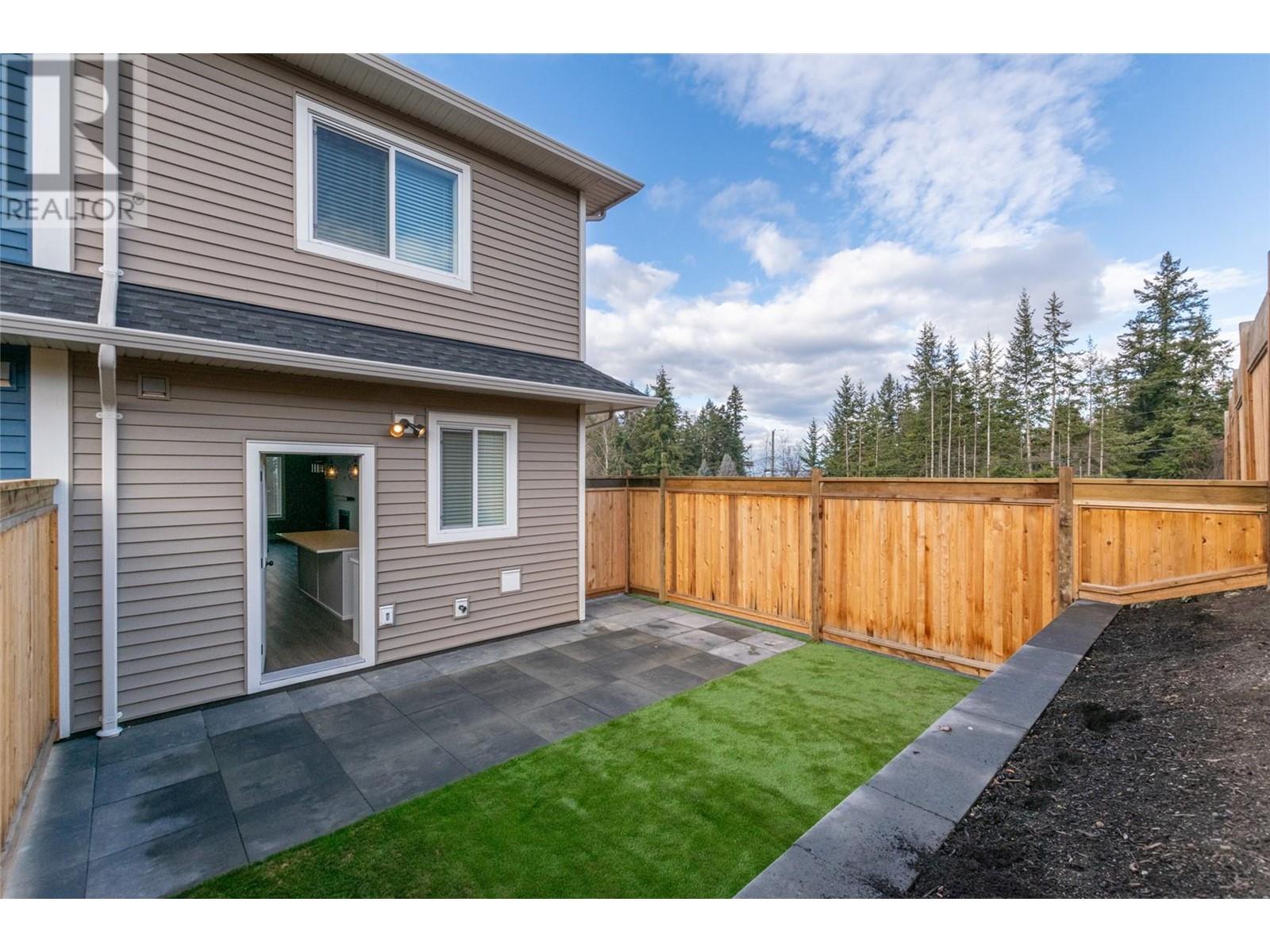 1910 11 Avenue NE Unit# 10, #10