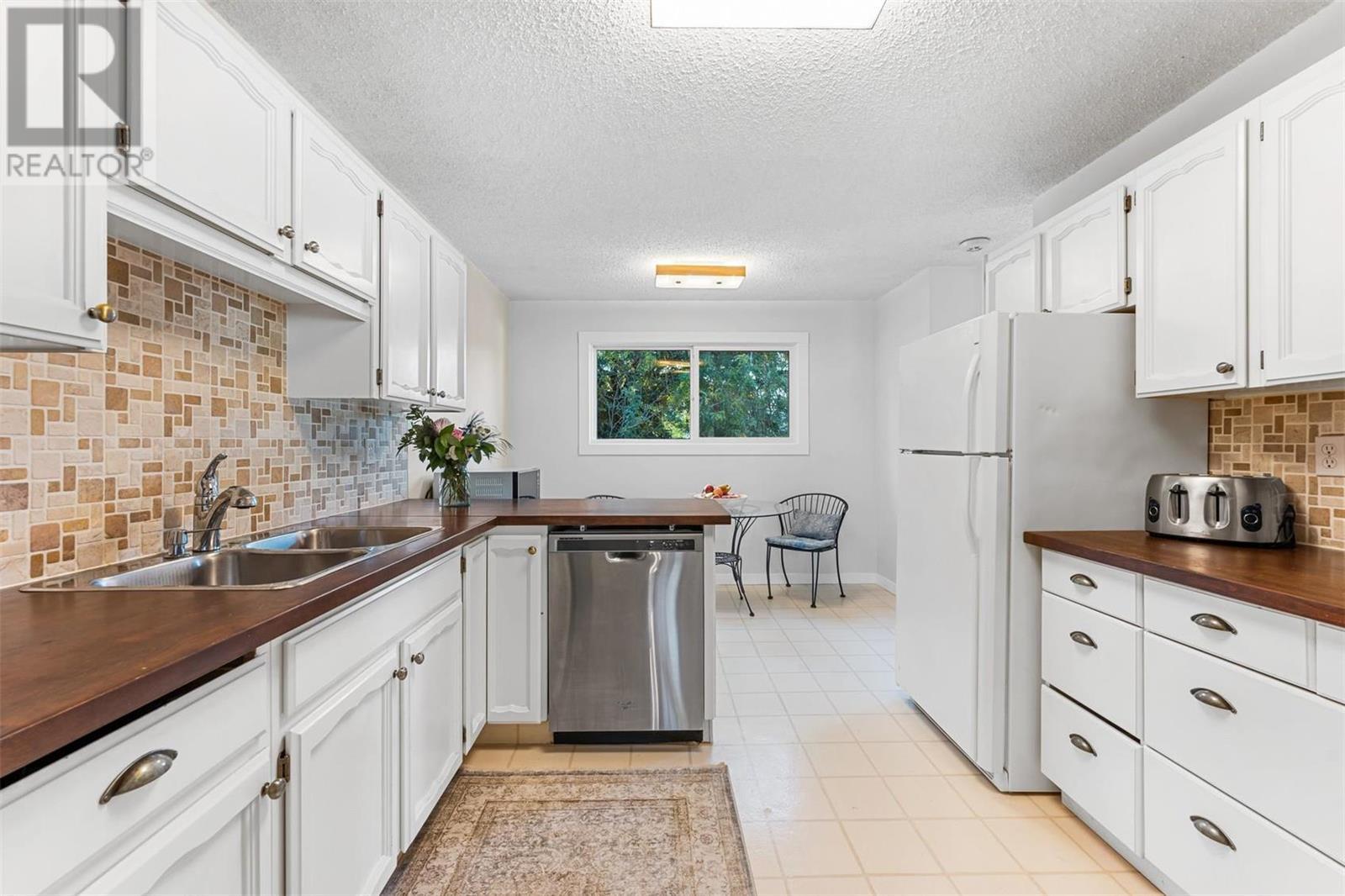663 Paret Place