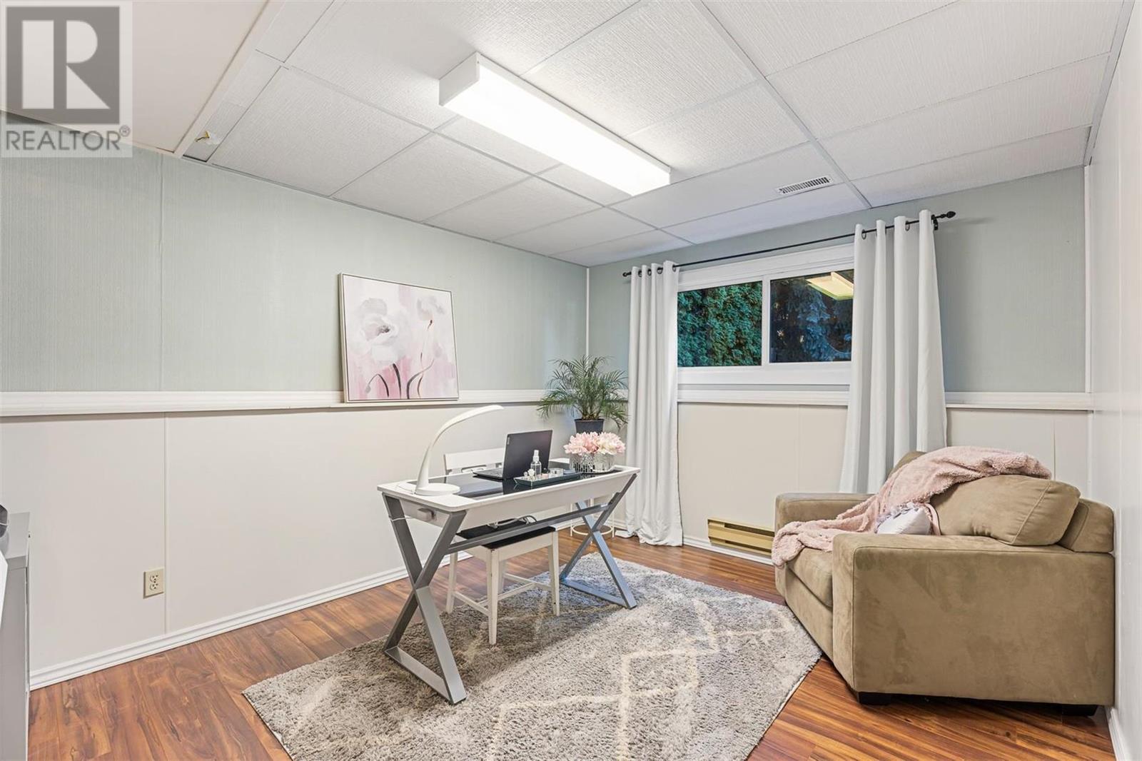 663 Paret Place