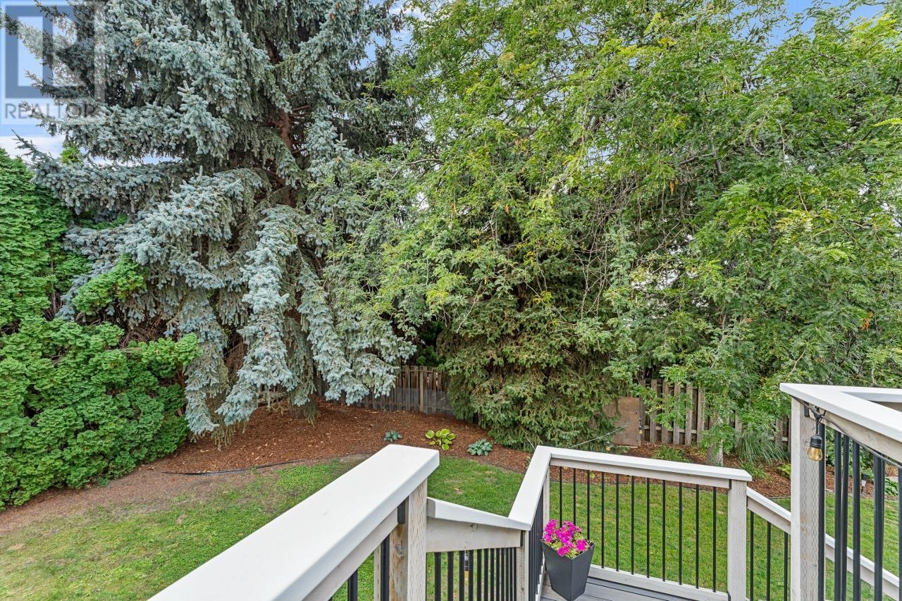 663 Paret Place