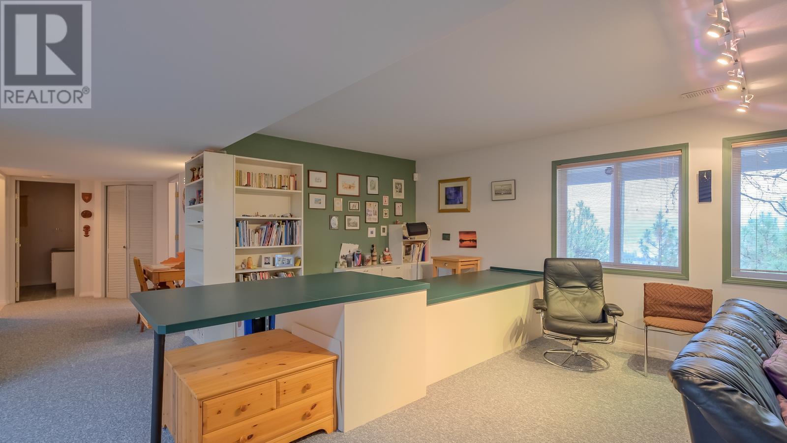 3084 Lakeview Cove Road