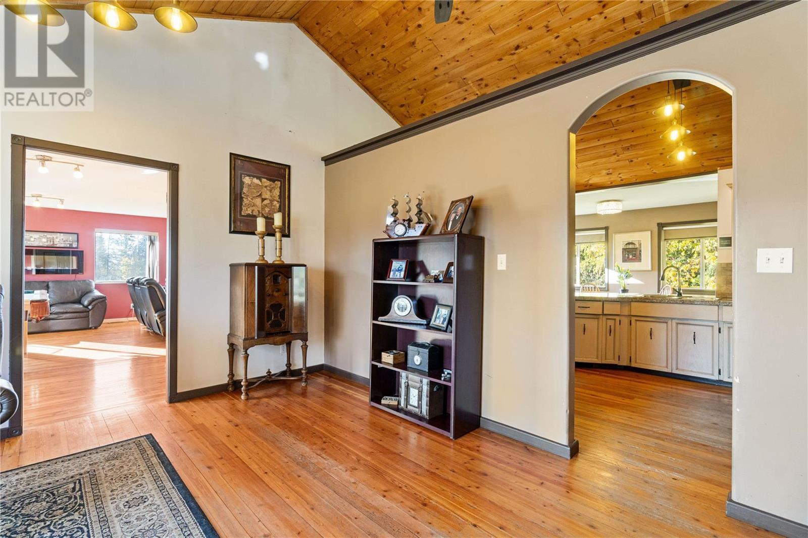 627 Grandview Bench Road SE