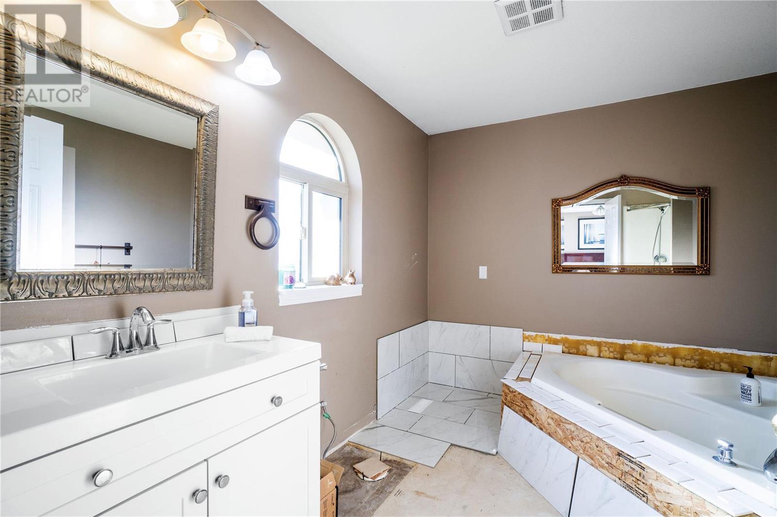 627 Grandview Bench Road SE