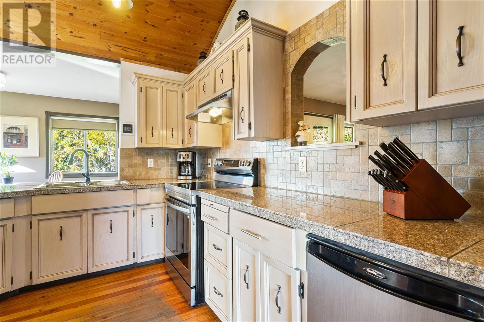 627 Grandview Bench Road SE