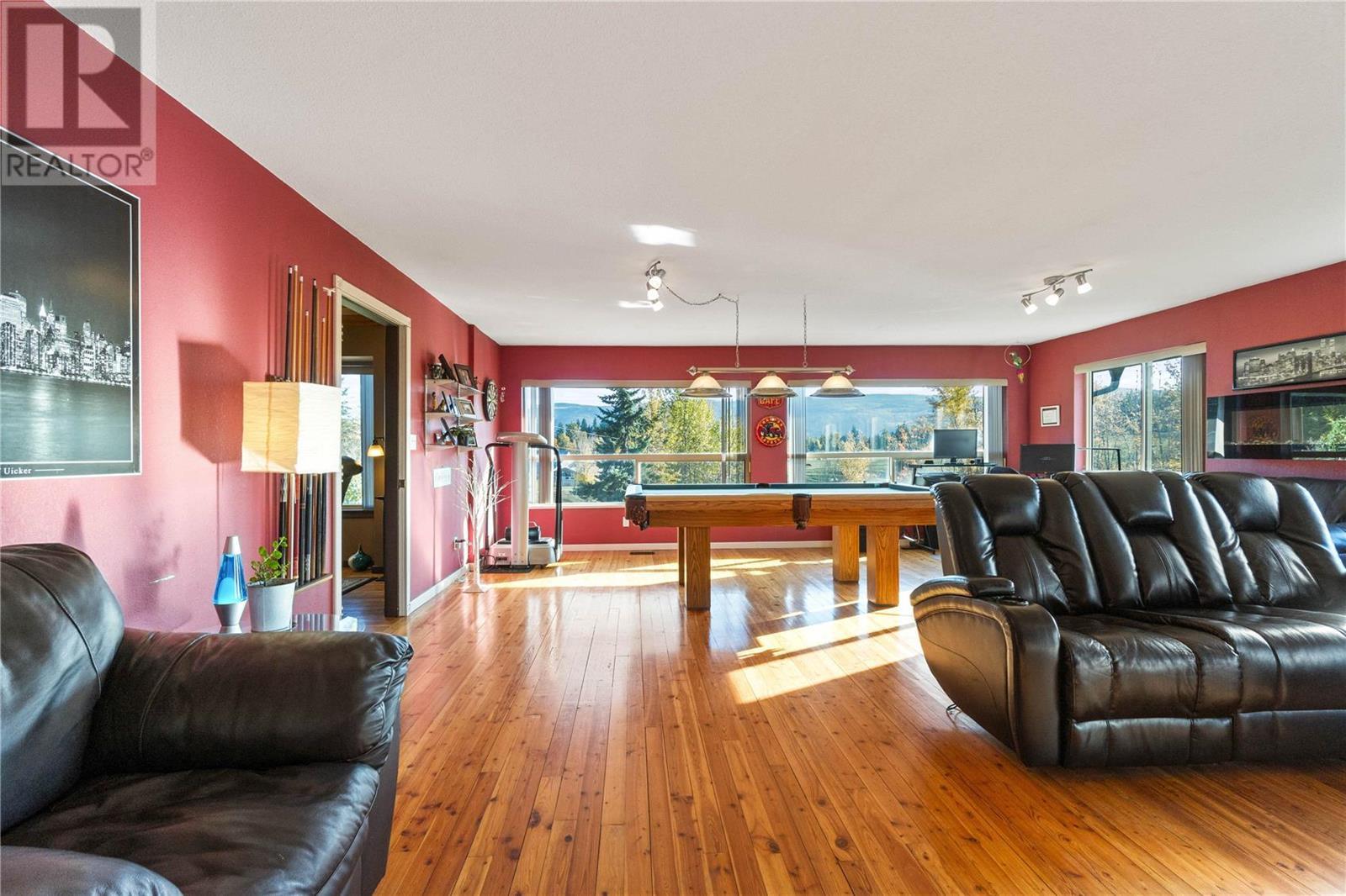 627 Grandview Bench Road SE