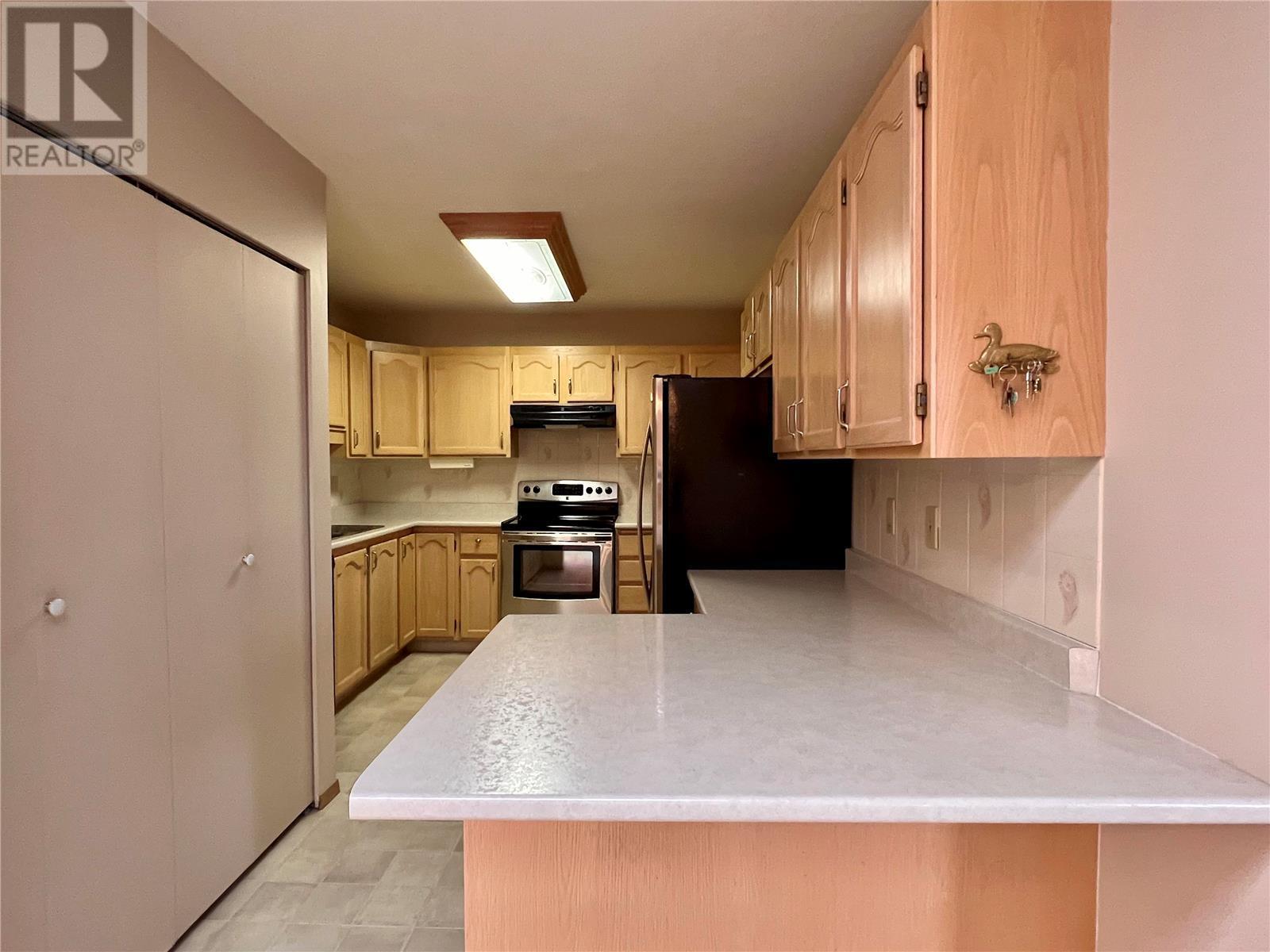 195 Warren Avenue W Unit# 401, #401