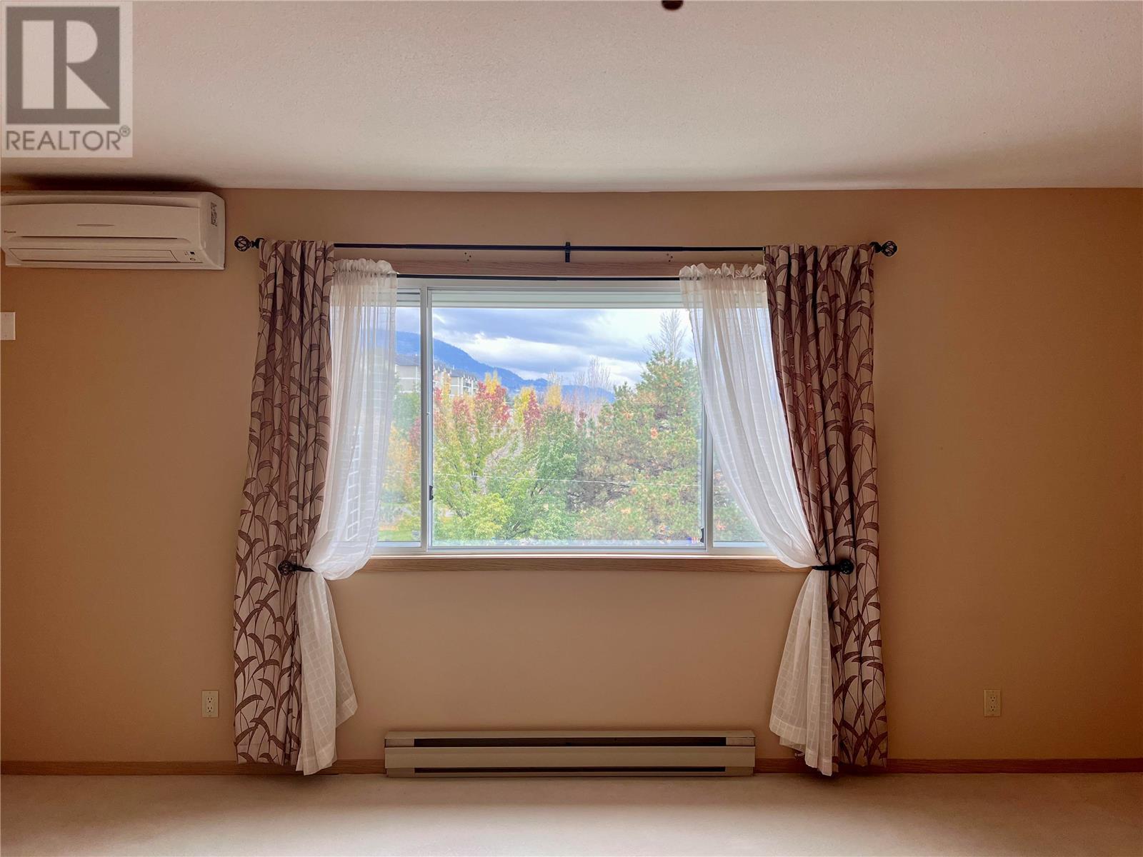 195 Warren Avenue W Unit# 401, #401