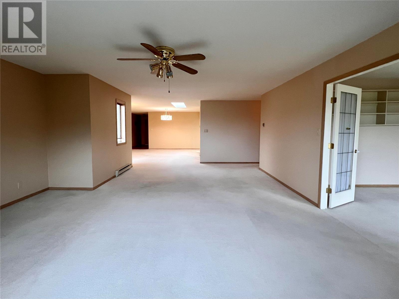 195 Warren Avenue W Unit# 401, #401