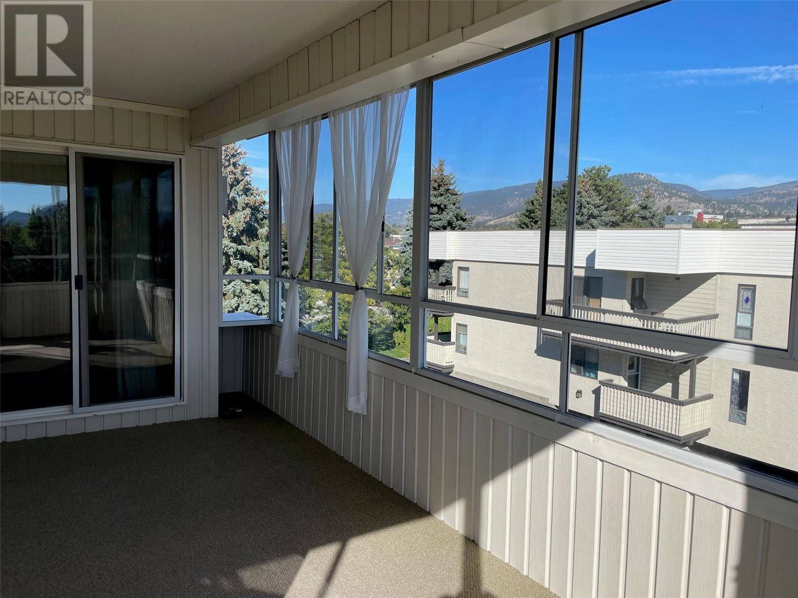 195 Warren Avenue W Unit# 401, #401