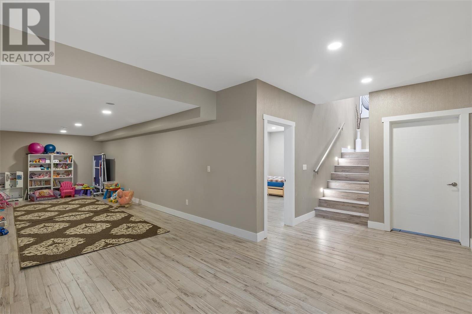 3199 Vineyard View Way