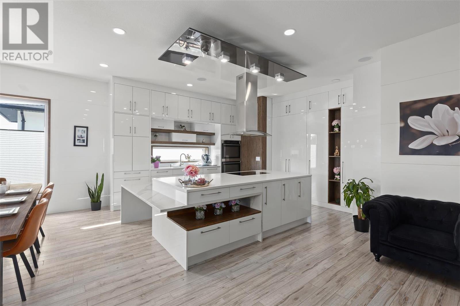 3199 Vineyard View Way