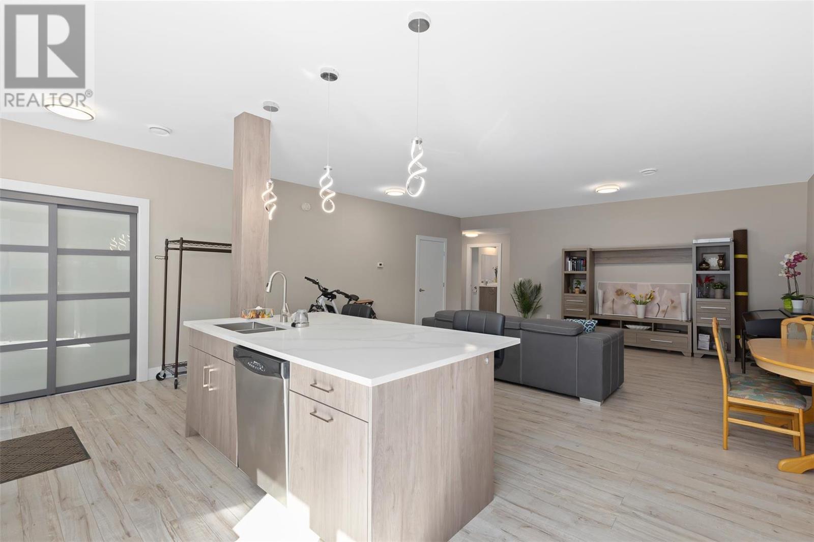 3199 Vineyard View Way