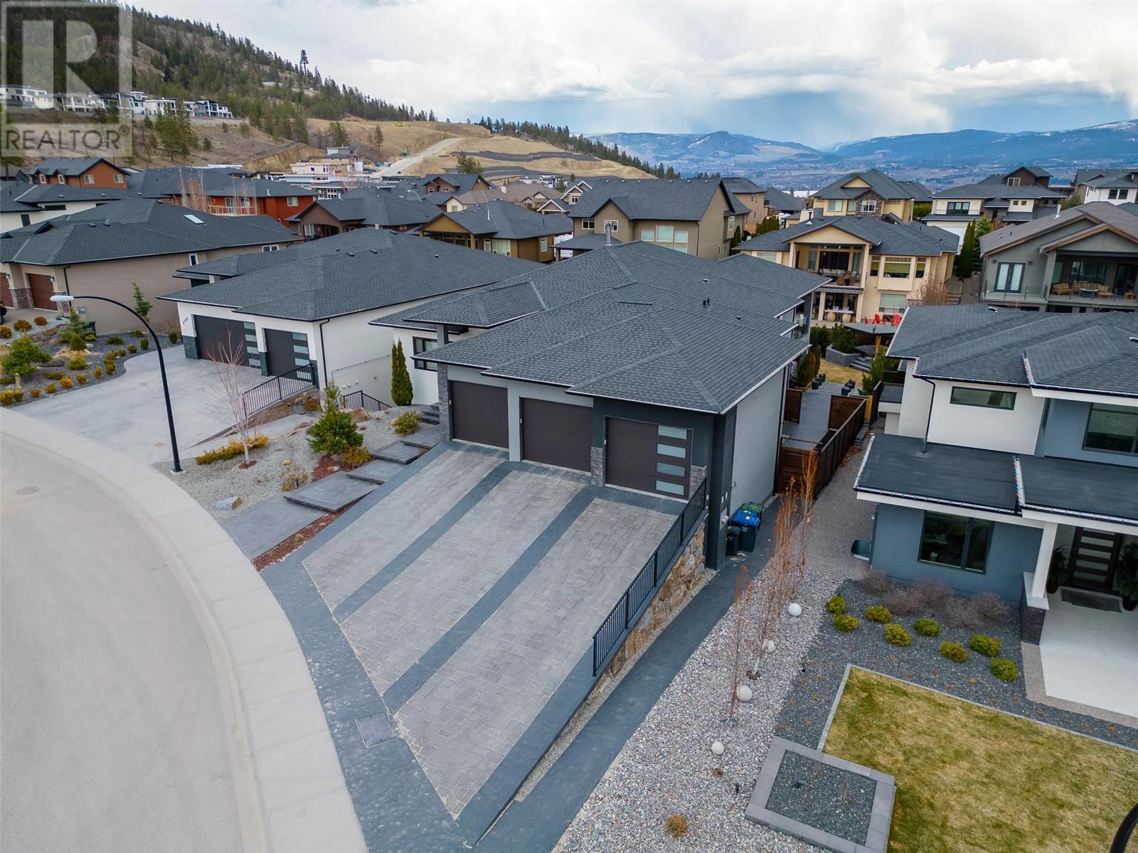 3199 Vineyard View Way