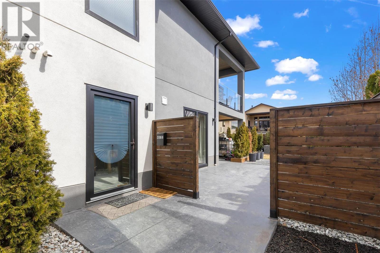 3199 Vineyard View Way