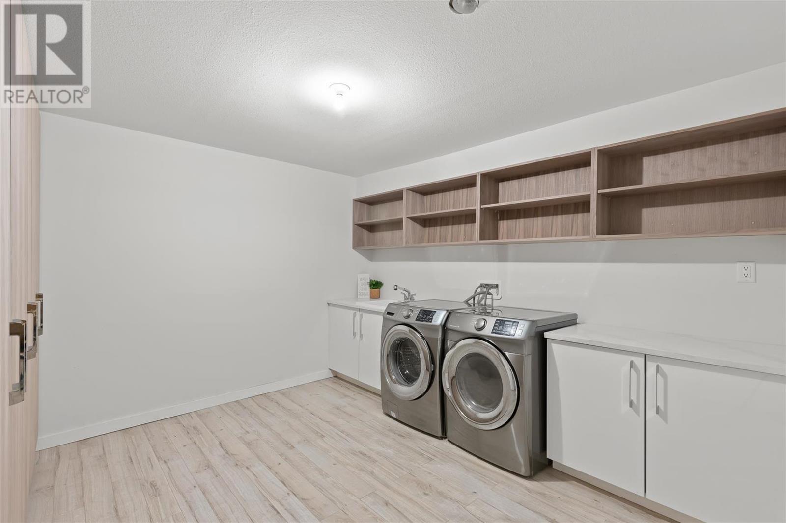 3199 Vineyard View Way