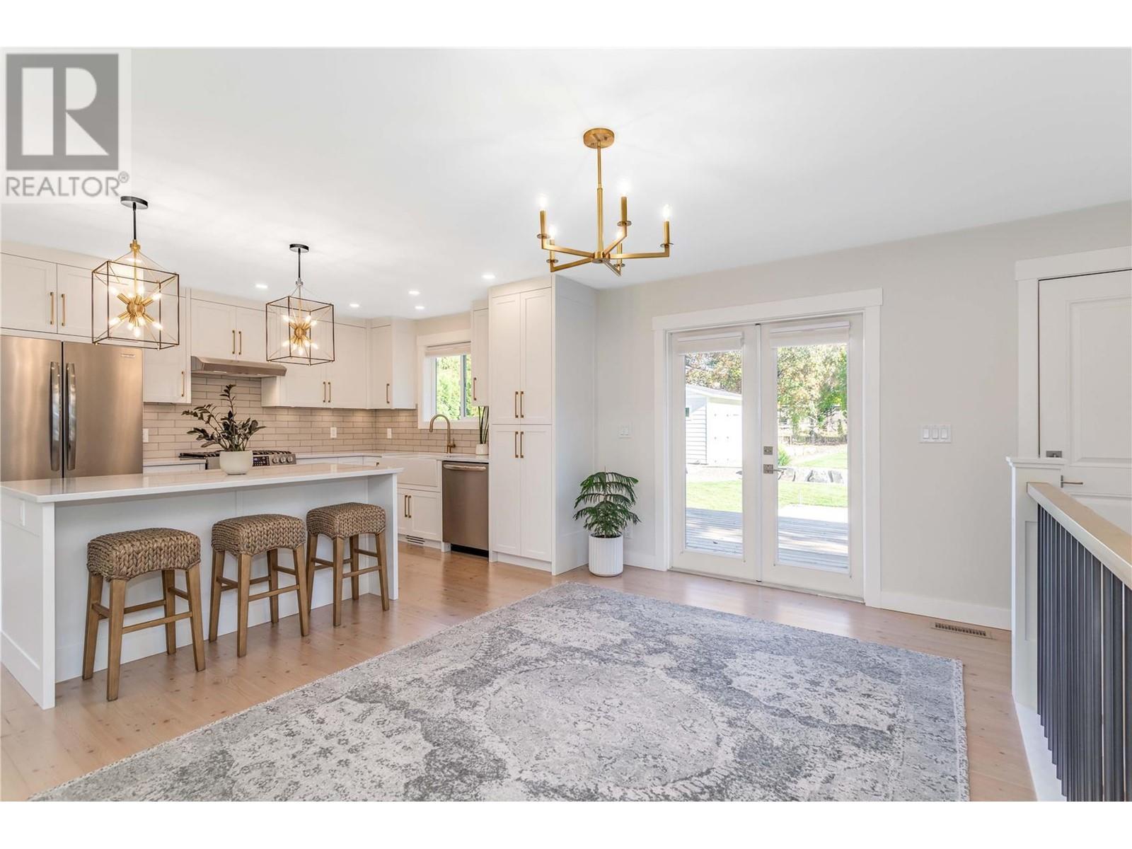 2621 Applewood Road