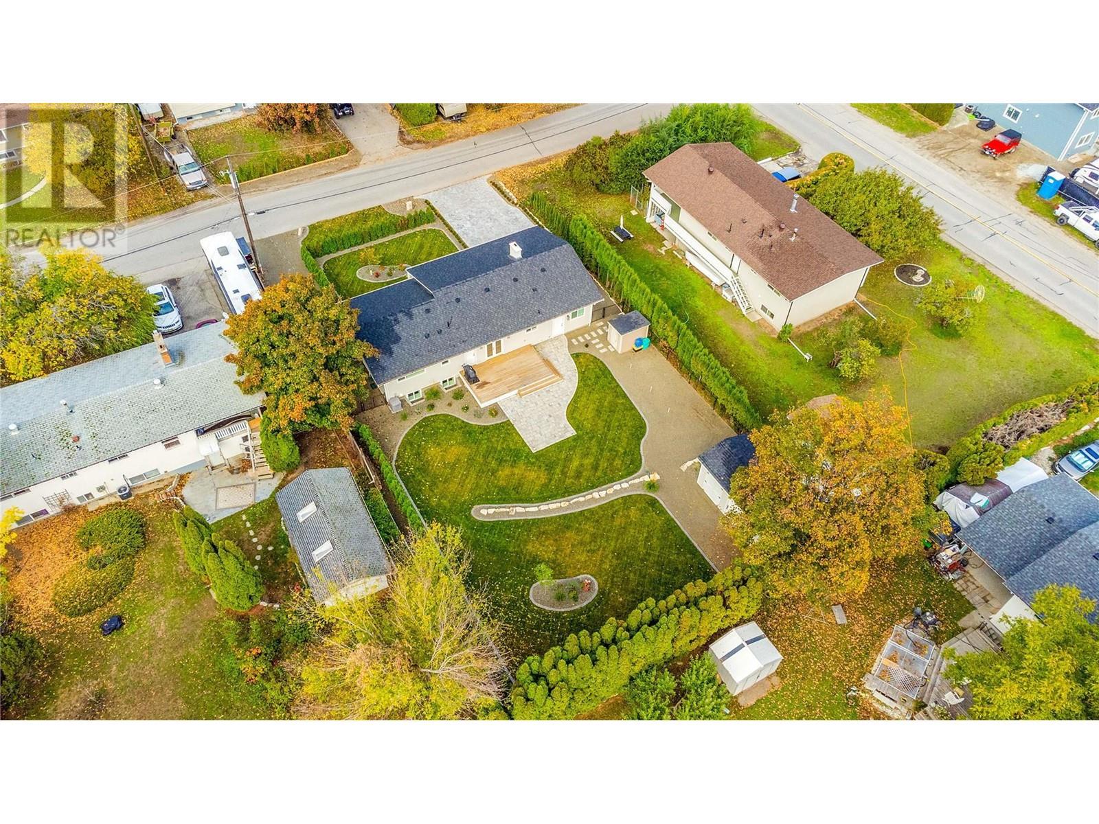 2621 Applewood Road