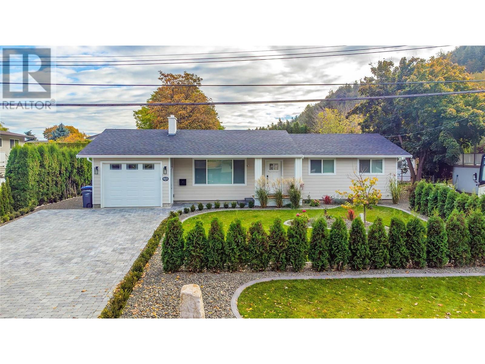 2621 Applewood Road
