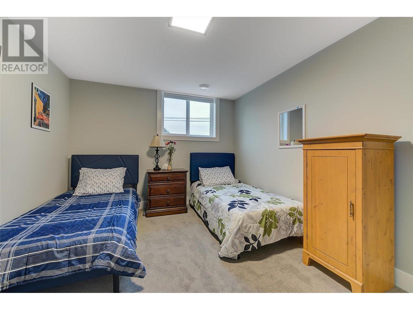 3953 Beachview Drive