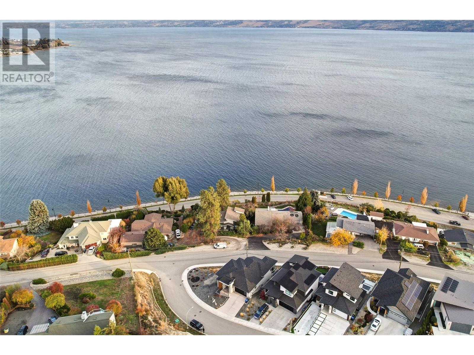 3953 Beachview Drive