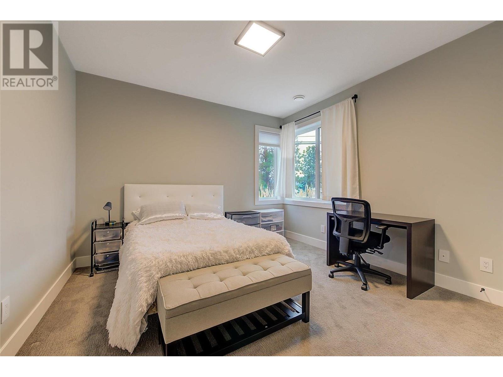 3953 Beachview Drive