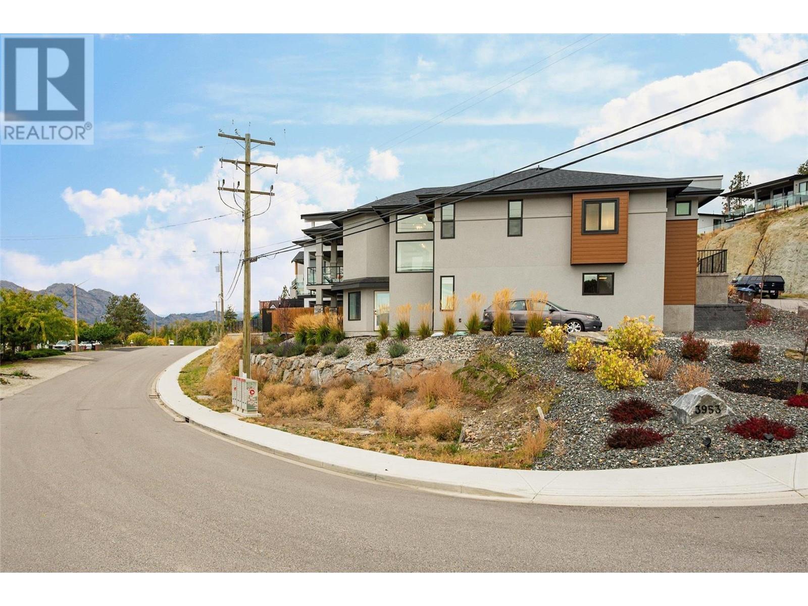3953 Beachview Drive