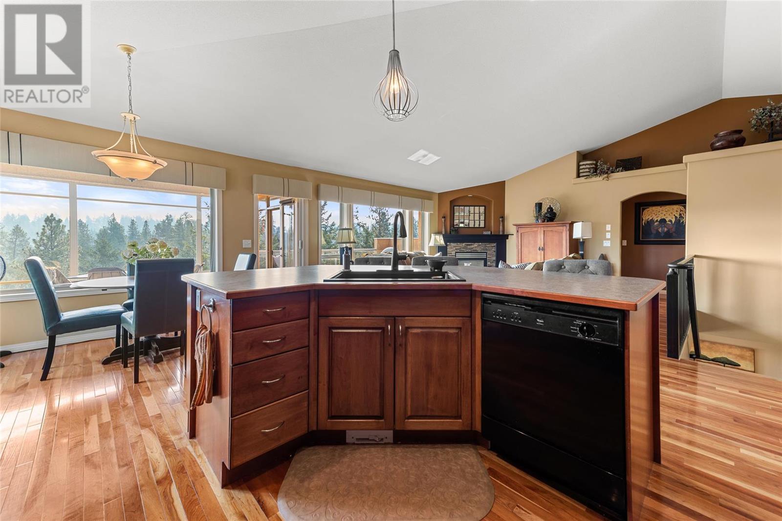 843 Westview Way