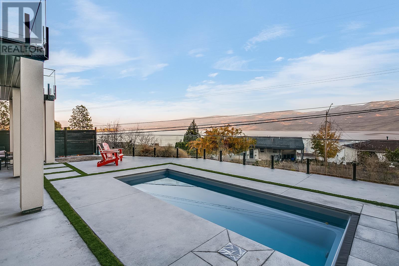 3969 Beachview Drive